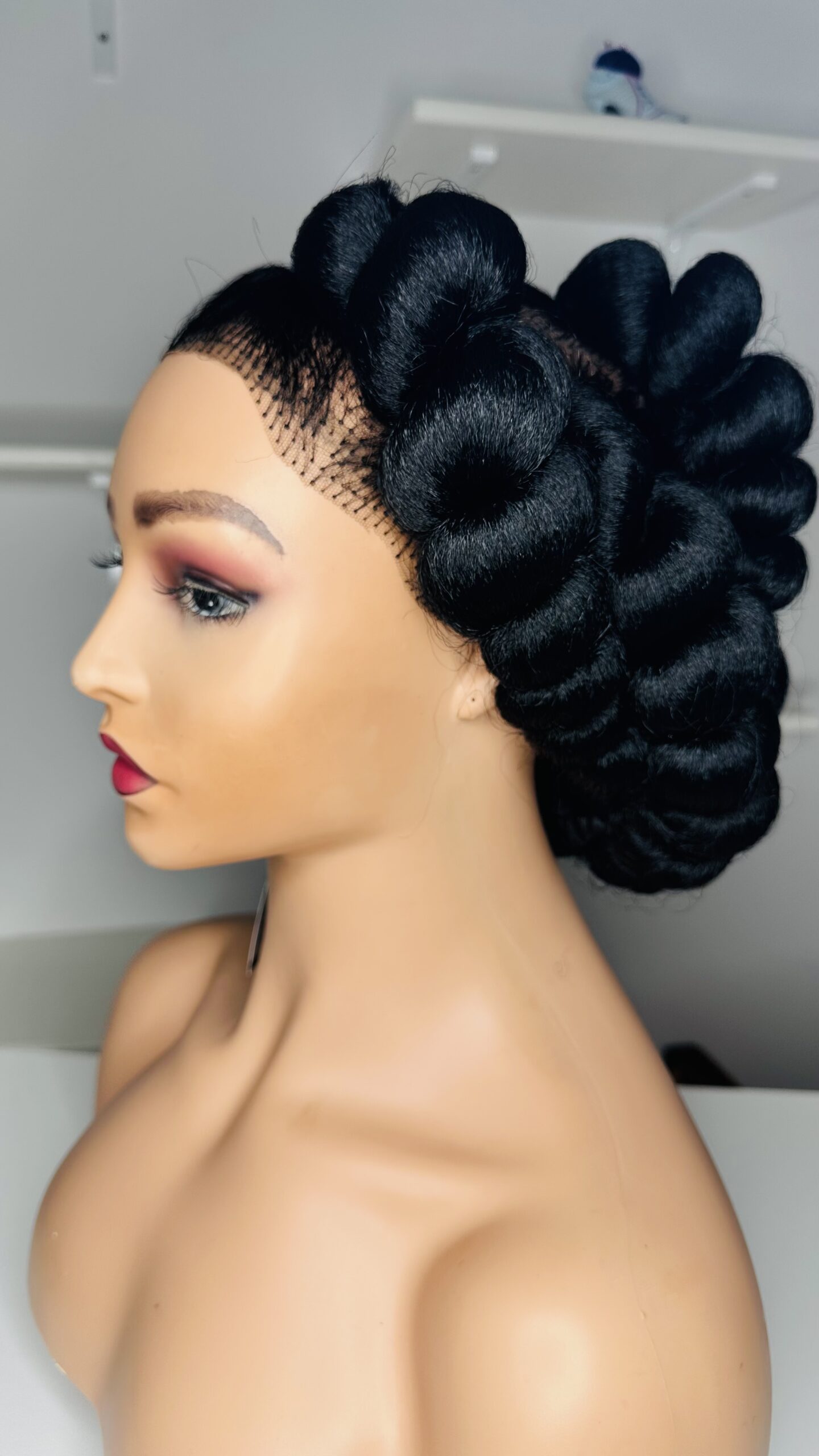 The Duchess Roll Updo wig - Billede 7
